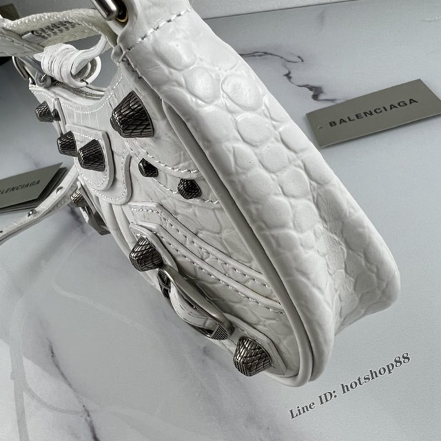 Balenciaga專櫃爆款Le Cagole單肩斜挎包機車包 巴黎世家迷你鱷魚紋白色銀扣半月牙腋下包 fyj1174